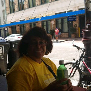 Meet your Posher, Cynthia